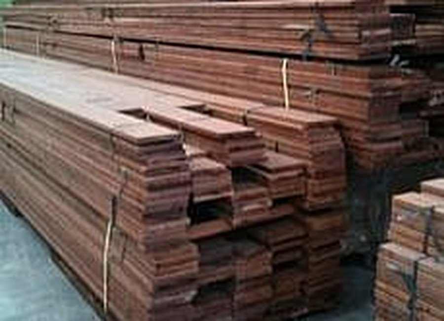 manfaat dan keunggulan kayu ulin asli Kalimantan